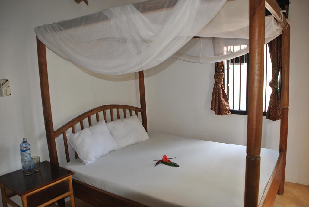Shella White House Bed & Breakfast Lamu Exterior photo