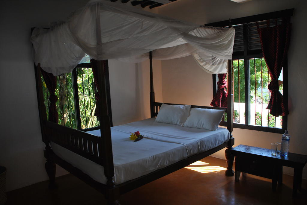 Shella White House Bed & Breakfast Lamu Exterior photo